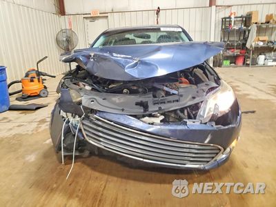 Piąte zdjęcie samochodu w środku: 2014 TOYOTA AVALON HYBRID XLE TOURING VIN:4T1BD1EB3EU029758 - miniatura
