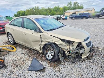 Czwarte zdjęcie samochodu z boku: 2012 CHEVROLET CRUZE LS VIN:1G1PC5SH2C7163811 - miniatura