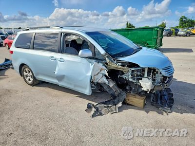 Czwarte zdjęcie samochodu z boku: 2016 TOYOTA SIENNA LE VIN:5TDKK3DC7GS714935 - miniatura