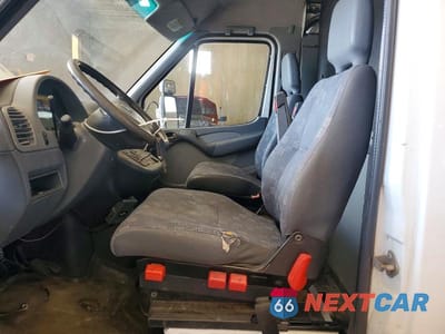 Zdjęcie 7 z 13 samochodu: 2005 DODGE SPRINTER 2500 VIN:WD0PD644655782258 - miniatura