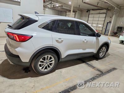 Trzecie zdjęcie samochodu z tyłu: 2022 FORD ESCAPE SE VIN:1FMCU0G65NUB08458 - miniatura