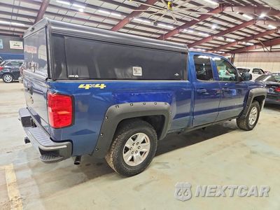 Trzecie zdjęcie samochodu z tyłu: 2016 CHEVROLET SILVERADO K1500 LT VIN:1GCVKREC5GZ341715 - miniatura
