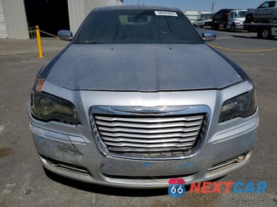 Piąte zdjęcie samochodu w środku: 2011 CHRYSLER 300 LIMITED VIN:2C3CA5CGXBH557937 - miniatura
