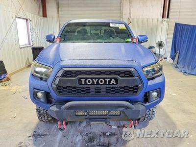 Piąte zdjęcie samochodu w środku: 2017 TOYOTA TACOMA TRD SPORT VIN:5TFCZ5AN3HX059637 - miniatura