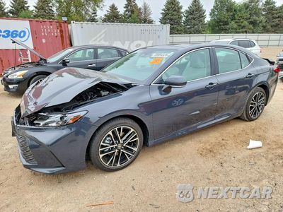 2025 TOYOTA CAMRY XLE 4T1DAACK8SU625996 - główne zdjęcie licytacji z USA - miniatura