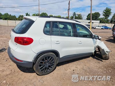 Trzecie zdjęcie samochodu z tyłu: 2016 VOLKSWAGEN TIGUAN S VIN:WVGAV7AX4GW529142 - miniatura