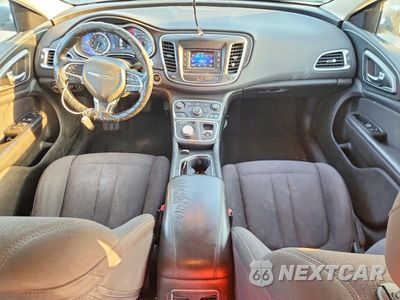 Zdjęcie 8 z 13 samochodu: 2015 CHRYSLER 200 LIMITED VIN:1C3CCCAB9FN662228 - miniatura