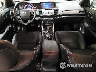 Zdjęcie 8 z 12 samochodu: 2017 HONDA ACCORD SPORT VIN:1HGCR2F54HA162853 - miniatura