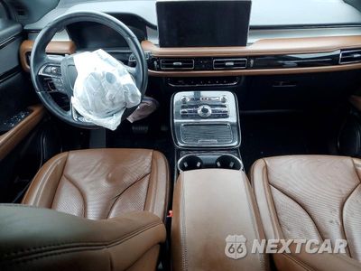 Zdjęcie 8 z 14 samochodu: 2023 LINCOLN NAUTILUS RESERVE VIN:2LMPJ8K9XPBL10963 - miniatura