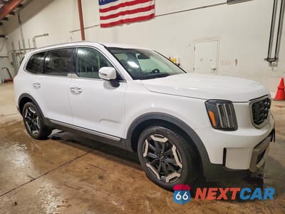 Czwarte zdjęcie samochodu z boku: 2023 KIA TELLURIDE S VIN:5XYP6DGC9PG358237 - miniatura