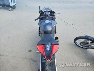 Zdjęcie 6 z 9 samochodu: 2017 APRILIA RSV4 RR VIN:ZD4KEU00XHS000223 - miniatura