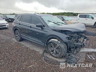 Czwarte zdjęcie samochodu z boku: 2018 VOLKSWAGEN TIGUAN SE VIN:3VV2B7AX1JM017283 - miniatura