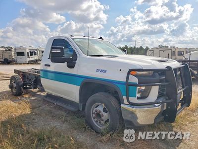 Czwarte zdjęcie samochodu z boku: 2022 CHEVROLET SILVERADO C3500 VIN:1GB3WRE73NF327135 - miniatura