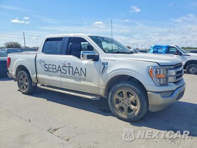 Czwarte zdjęcie samochodu z boku: 2023 FORD F150 SUPERCREW VIN:1FTEW1C5XPKF38124 - miniatura