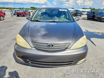 Piąte zdjęcie samochodu w środku: 2004 TOYOTA CAMRY XLE VIN:4T1BE32K44U805648 - miniatura