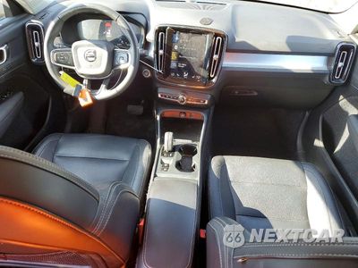 Zdjęcie 8 z 13 samochodu: 2021 VOLVO XC40 T5 MOMENTUM VIN:YV4162UK3M2424922 - miniatura