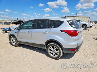 Drugie zdjęcie samochodu z przodu: 2019 FORD ESCAPE SE VIN:1FMCU0GD8KUB00977 - miniatura