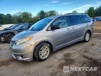 2013 TOYOTA SIENNA XLE 8-PASSENGER 5TDYK3DC7DS377527 - główne zdjęcie licytacji z USA - miniatura