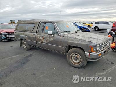 Czwarte zdjęcie samochodu z boku: 1988 TOYOTA PICKUP XTRACAB RN70 DLX VIN:JT4RN70P3J0058104 - miniatura