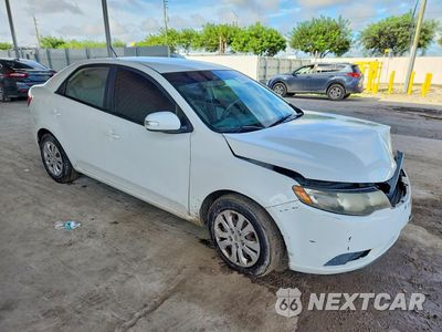 Czwarte zdjęcie samochodu z boku: 2010 KIA FORTE EX VIN:KNAFU4A23A5046509 - miniatura