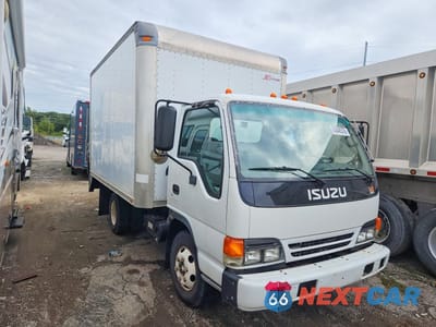 Czwarte zdjęcie samochodu z boku: 2004 ISUZU NPR HD BOX TRUCK VIN:4KLB4B1U64J802658 - miniatura