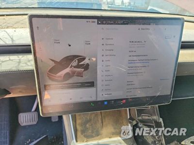 Zdjęcie 9 z 12 samochodu: 2026 TESLA MODEL Y VIN:7SAYGDEE8TF515878 - miniatura