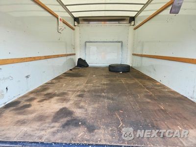Zdjęcie 10 z 12 samochodu: 2023 FORD E350 BOX TRUCK VIN:1FDWE3FN2PDD21424 - miniatura