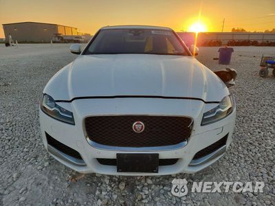 Piąte zdjęcie samochodu w środku: 2020 JAGUAR XF PRESTIGE VIN:SAJBE4FX0LCY85357 - miniatura