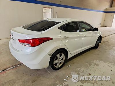 Trzecie zdjęcie samochodu z tyłu: 2013 HYUNDAI ELANTRA GLS VIN:5NPDH4AE7DH394388 - miniatura