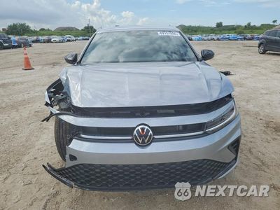 Piąte zdjęcie samochodu w środku: 2025 VOLKSWAGEN JETTA SPORT VIN:3VWBX7BU4SM091395 - miniatura