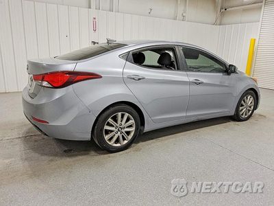 Trzecie zdjęcie samochodu z tyłu: 2016 HYUNDAI ELANTRA SE VIN:5NPDH4AEXGH722911 - miniatura