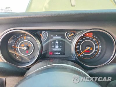 Zdjęcie 9 z 13 samochodu: 2023 JEEP GLADIATOR SPORT VIN:1C6HJTAG4PL571987 - miniatura