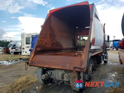 Trzecie zdjęcie samochodu z tyłu: 2014 FREIGHTLINER BUSINESS CLASS M2 REFUSE TRUCK VIN:1FVHCYCY5EHFU9106 - miniatura