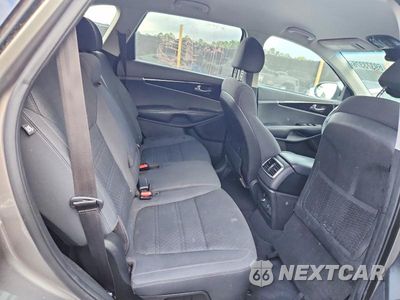 Zdjęcie 11 z 13 samochodu: 2018 KIA SORENTO LX VIN:5XYPG4A33JG392817 - miniatura