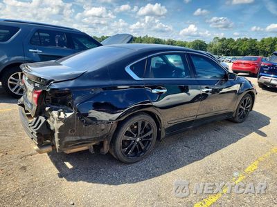Trzecie zdjęcie samochodu z tyłu: 2017 NISSAN ALTIMA 2.5 SR VIN:1N4AL3AP6HC493417 - miniatura