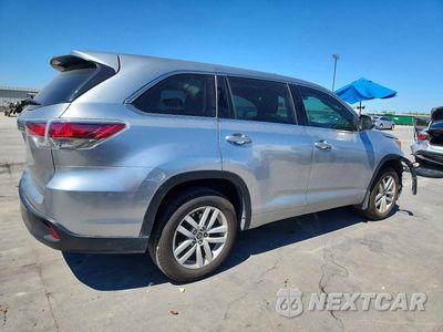 Trzecie zdjęcie samochodu z tyłu: 2016 TOYOTA HIGHLANDER LE VIN:5TDZKRFH6GS138331 - miniatura