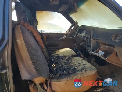 Zdjęcie 10 z 12 samochodu: 1989 TOYOTA PICKUP DELUXE V6 VIN:JT4VN01D7K6005902 - miniatura