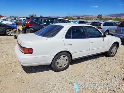 Trzecie zdjęcie samochodu z tyłu: 1992 TOYOTA CAMRY LE V6 VIN:4T1VK12E4NU006488 - miniatura