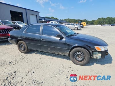 Czwarte zdjęcie samochodu z boku: 2001 TOYOTA CAMRY CE VIN:4T1BG22K01U107411 - miniatura