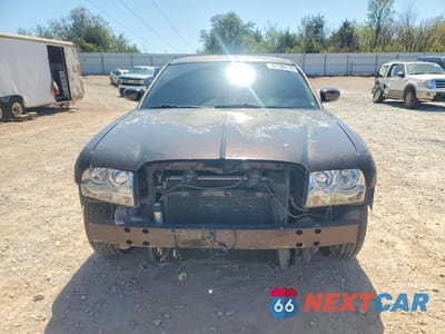 Piąte zdjęcie samochodu w środku: 2005 CHRYSLER 300 TOURING VIN:2C3JA53G45H134024 - miniatura