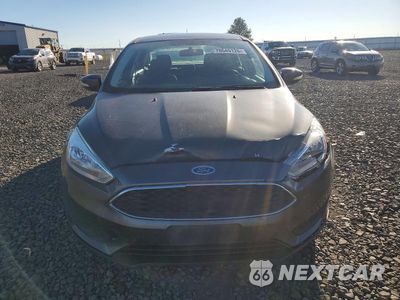 Piąte zdjęcie samochodu w środku: 2018 FORD FOCUS SE VIN:1FADP3F29JL323198 - miniatura