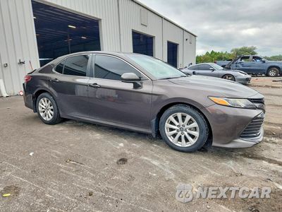 Czwarte zdjęcie samochodu z boku: 2018 TOYOTA CAMRY LE VIN:4T1B11HK4JU017357 - miniatura