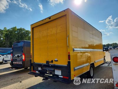 Trzecie zdjęcie samochodu z tyłu: 2022 GMC SAVANA BOX TRUCK VIN:7GZ37TC73NN005368 - miniatura