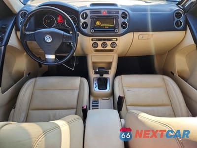 Zdjęcie 8 z 12 samochodu: 2009 VOLKSWAGEN TIGUAN S VIN:WVGAV75N09W502662 - miniatura