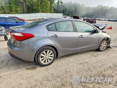 Trzecie zdjęcie samochodu z tyłu: 2016 KIA FORTE LX VIN:KNAFX4A65G5564849 - miniatura