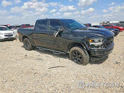 Czwarte zdjęcie samochodu z boku: 2019 RAM 1500 LARAMIE VIN:1C6RREJTXKN705713 - miniatura