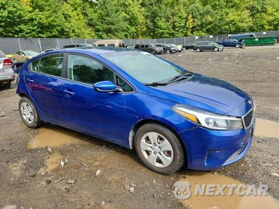 Czwarte zdjęcie samochodu z boku: 2017 KIA FORTE LX VIN:3KPFL4A7XHE145814 - miniatura