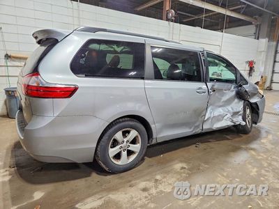 Trzecie zdjęcie samochodu z tyłu: 2015 TOYOTA SIENNA LE VIN:5TDKK3DC2FS579765 - miniatura