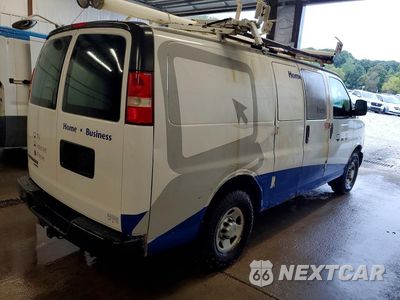 Trzecie zdjęcie samochodu z tyłu: 2013 CHEVROLET EXPRESS G2500 VIN:1GCWGFCA5D1142972 - miniatura
