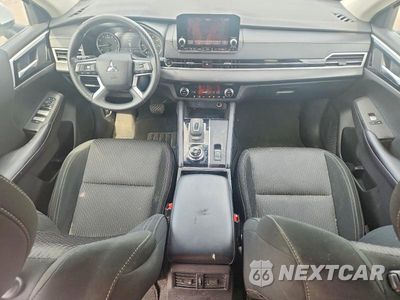 Zdjęcie 8 z 13 samochodu: 2024 MITSUBISHI OUTLANDER ES VIN:JA4J4UA82RZ003571 - miniatura